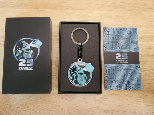 LEGO 107544-1 25 Years of LEGO Star Wars (R2-D2 Logo) Key Chain (Metal)