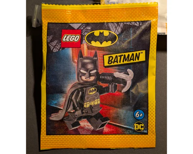 LEGO 212406-1 Batman with Grappling Hook and Batarang