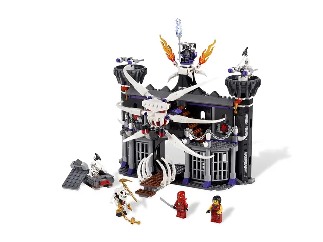 LEGO 2505-1 Garmadon's Dark Fortress