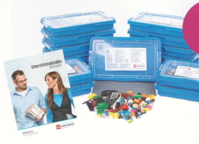 LEGO 5004643-1 BuildToExpress Package - 8 Students