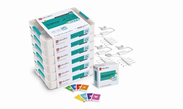 LEGO 5009021-1 Science Classroom Bundle 6-8