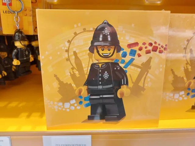 LEGO 52932-1 UK Policeman Notebook with Pen