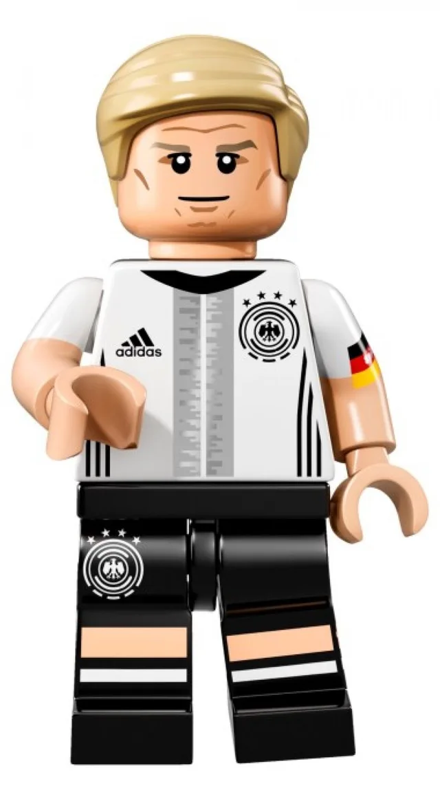 LEGO 71014-7 Bastian Schweinsteiger (7)
