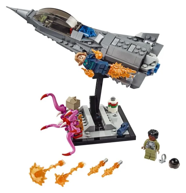 LEGO 77902-1 Captain Marvel and the Asis
