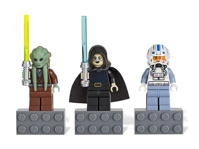 LEGO 852947-1 Magnet Set, Star Wars - Kit Fisto, Barriss Offee, Captain Jag