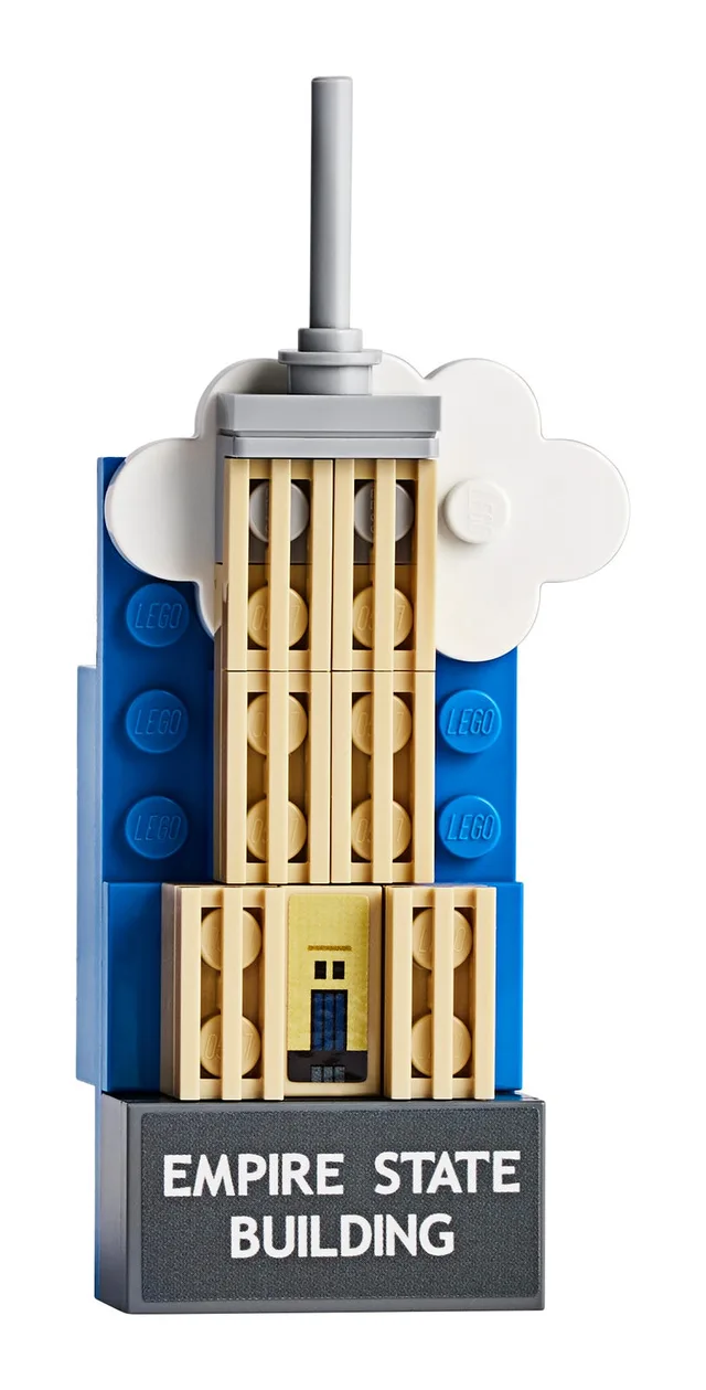 LEGO 854030-1 Empire State Building Magnet Build