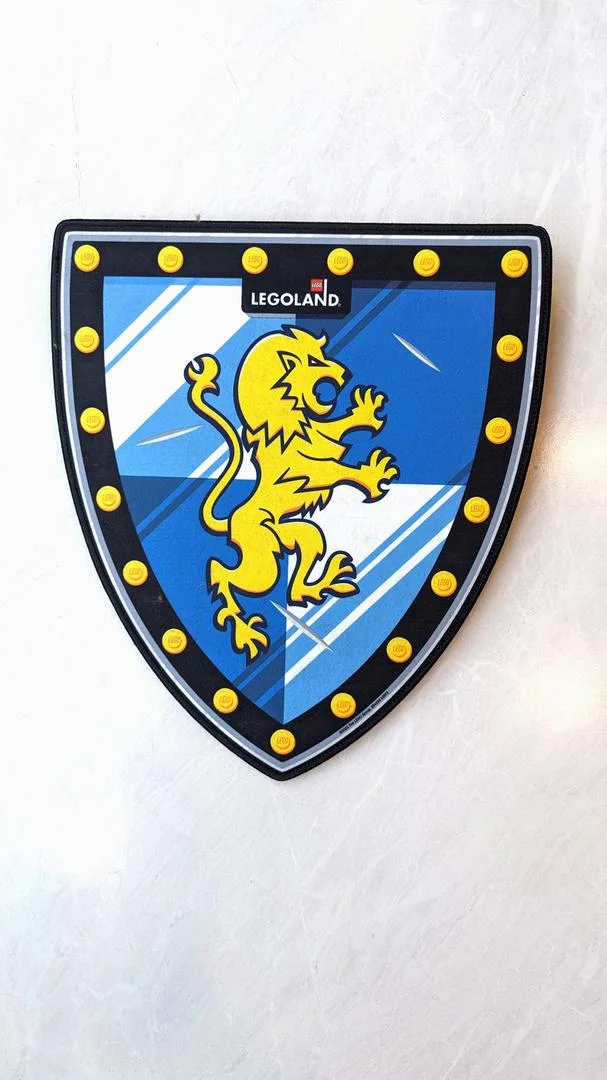 LEGO 854250-1 Legoland Yellow Lion Shield