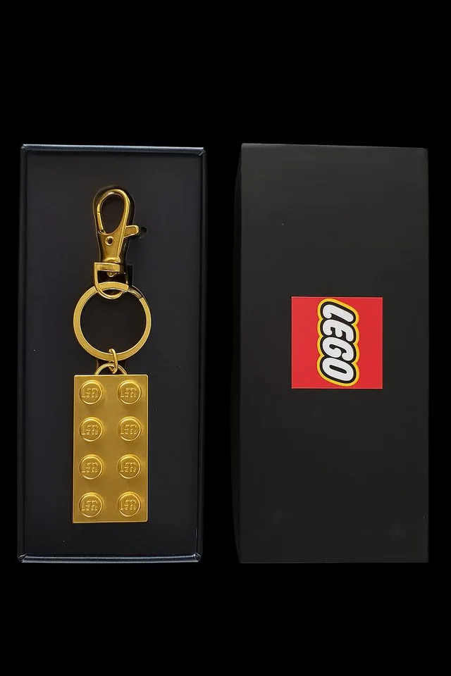 LEGO 97933-1 2 x 4 Plate - Chrome Gold Key Chain in Presentation Box