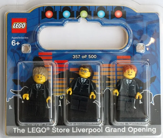 LEGO LIVERPOOL-1 LEGO Store Grand Opening Exclusive Set Liverpool UK