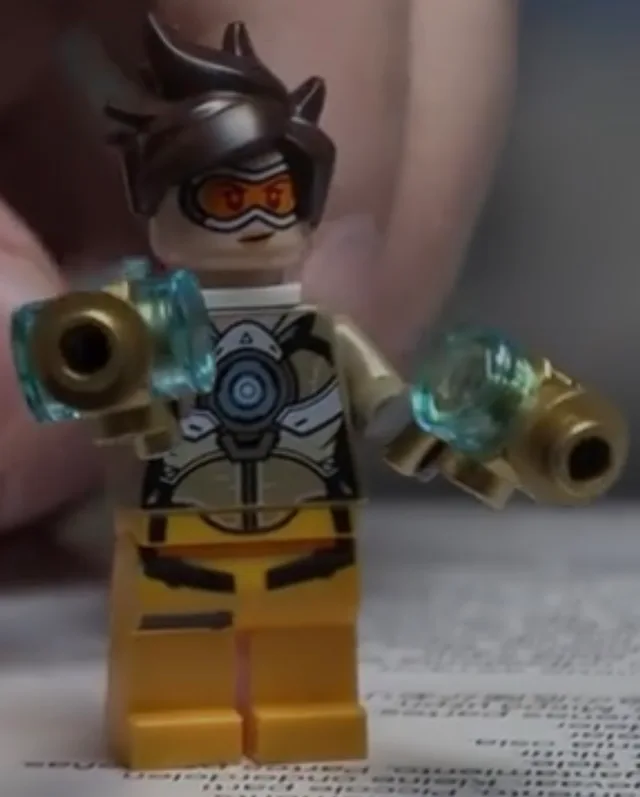 LEGO OWIK-2 Tracer (Golden Guns Version)
