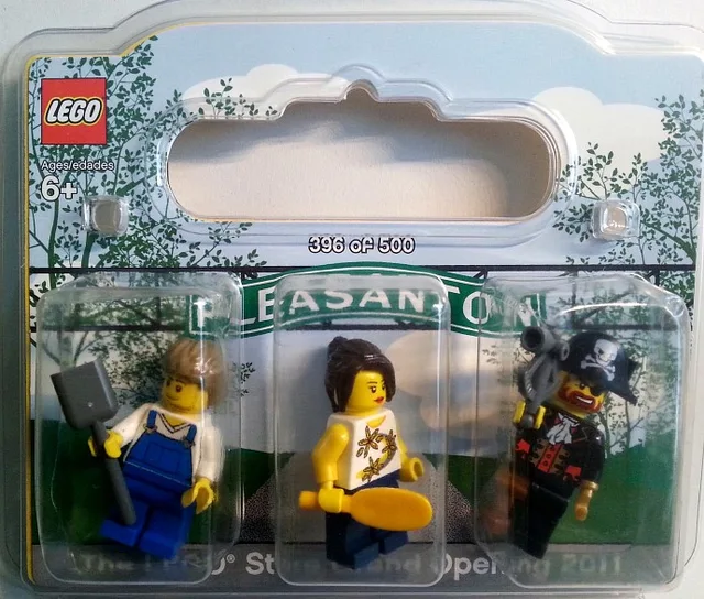 LEGO PLEASATON-1 LEGO Store Grand Opening Exclusive Set Stoneridge Mall Pleasanton CA